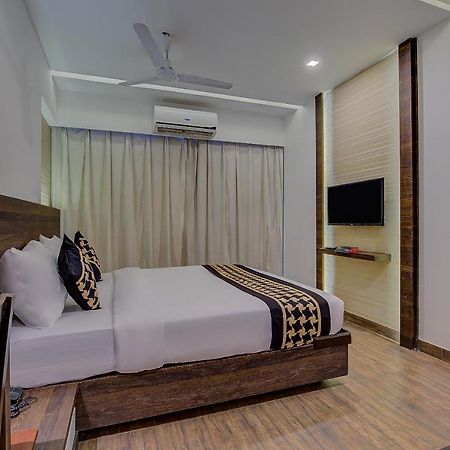 Oyo 78245 Collection O Hotel Crown Inn Navi Mumbai Dış mekan fotoğraf