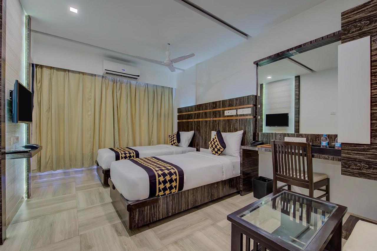 Oyo 78245 Collection O Hotel Crown Inn Navi Mumbai Dış mekan fotoğraf