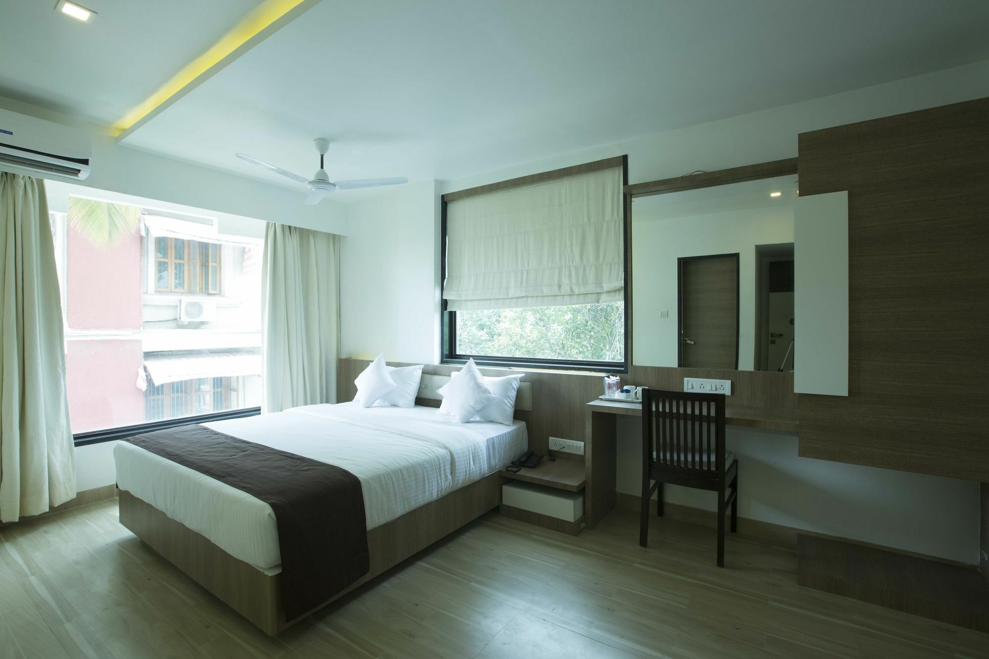 Oyo 78245 Collection O Hotel Crown Inn Navi Mumbai Dış mekan fotoğraf