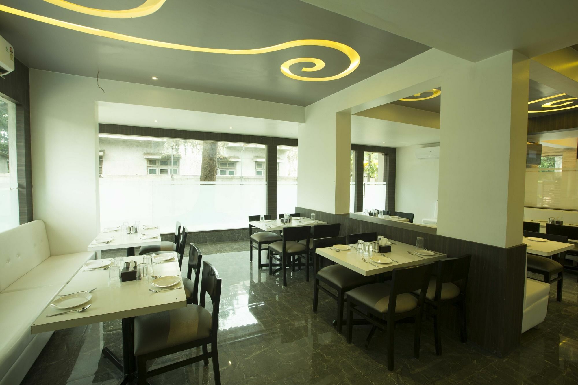 Oyo 78245 Collection O Hotel Crown Inn Navi Mumbai Dış mekan fotoğraf