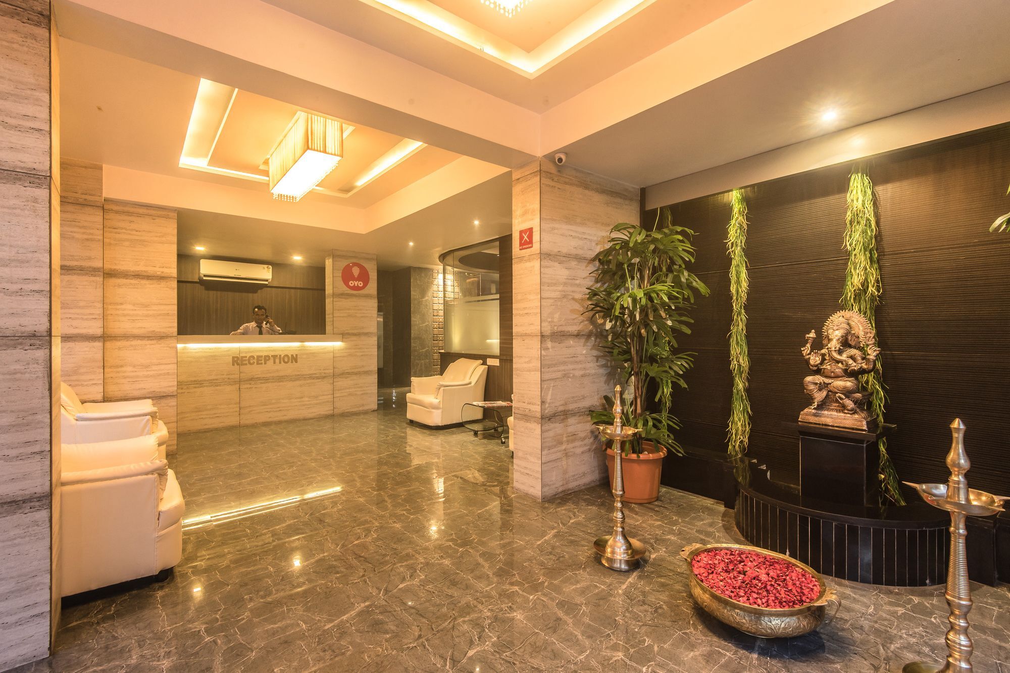 Oyo 78245 Collection O Hotel Crown Inn Navi Mumbai Dış mekan fotoğraf