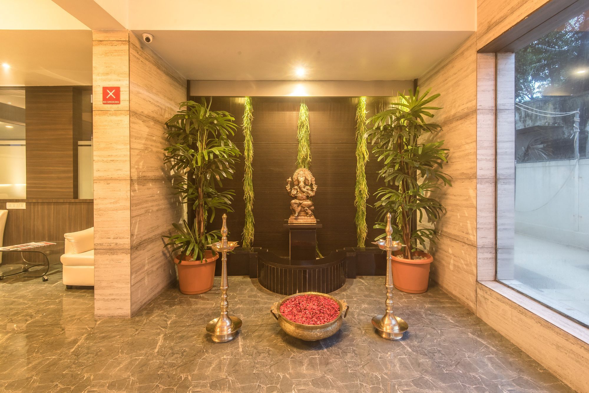 Oyo 78245 Collection O Hotel Crown Inn Navi Mumbai Dış mekan fotoğraf